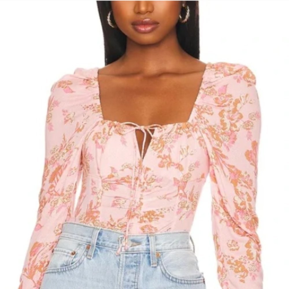 𝅺NWT Free People Hilary Printed Top / Pink Combo